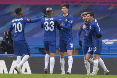 第一躺赚王“无人能及”：踢5场狂赚1.45亿，体测通不过，热爱香槟美女